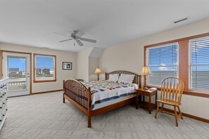 4 bedrooms, travel crib, internet, bed sheets