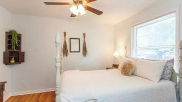 3 bedrooms, iron/ironing board, free WiFi, bed sheets