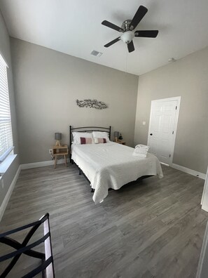 3 bedrooms, desk, iron/ironing board, travel cot