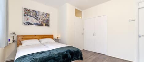 1 chambre, bureau, fer et planche à repasser, Wi-Fi gratuit