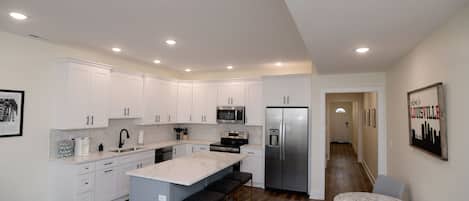 Kühlschrank, Ofen, Herdplatte, Toaster