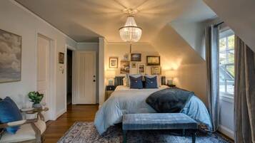 6 bedrooms, desk, free WiFi, bed sheets