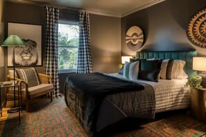 6 quartos, escrivaninha, Wi-Fi de cortesia, roupa de cama