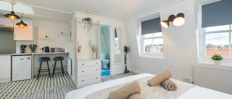 1 間睡房、書桌、Wi-Fi