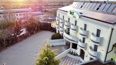 Außenbereich. WX Hotel