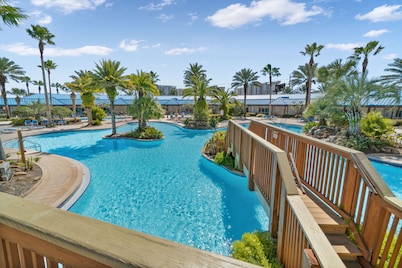 3108 Poolside Family Fun ~ Pools ~ Dining ~ Bar ~ Gym ~ Hot Tub ~ Book Oct 17th