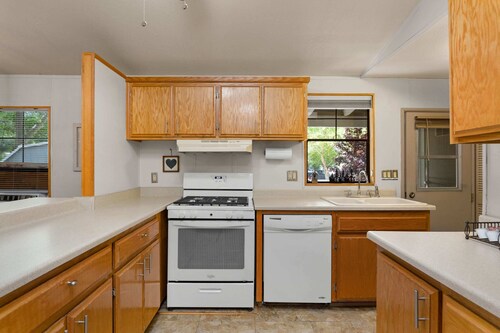 Sequoia Riverhouse at KRS Campground