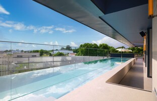 Seasonal outdoor pool, open 8:00 AM to 8:00 PM, sun loungers