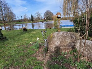 Property grounds -  Holiday home with lake and grounds for families and groups. (L'Auvergneuse, Fenery)