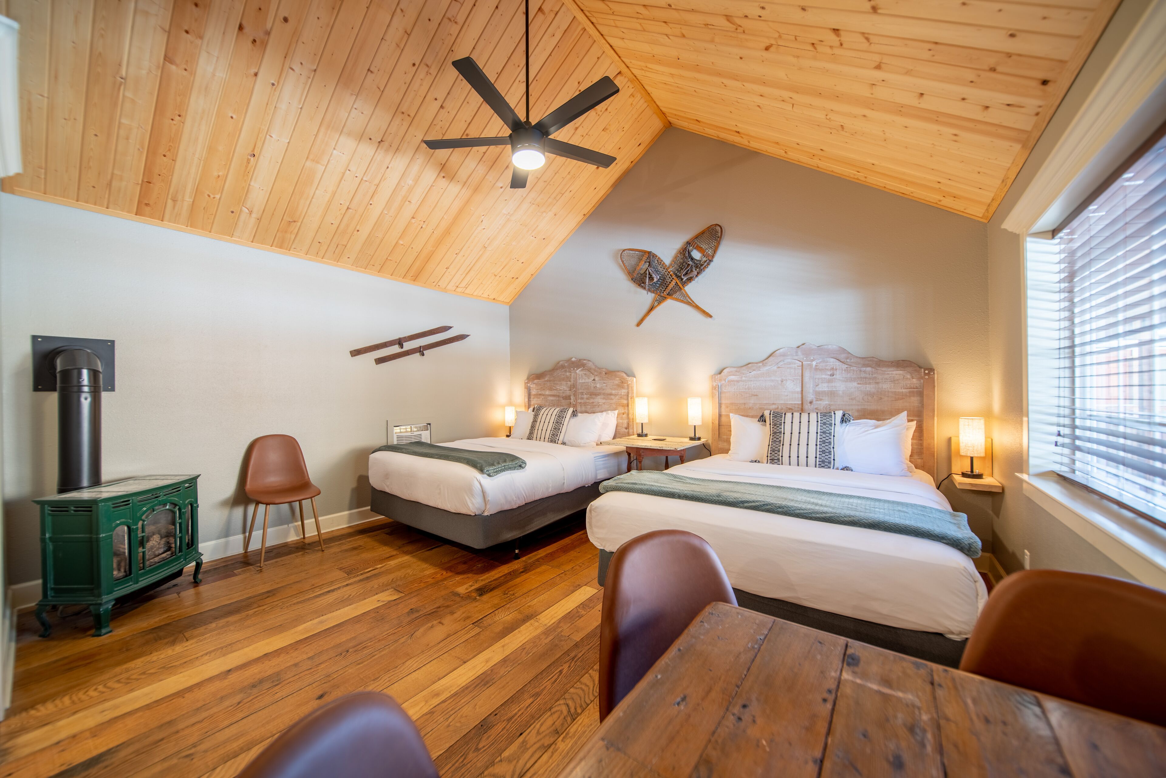 Vaulted cabin in oasis + fireplace + Mt Shasta View #4