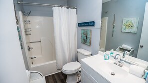 Dusche, Haartrockner, Handtücher