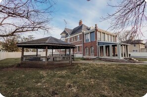 Exterior - Westcott Mansion with Pickleball Court & Huge Gazebo (Richmond)