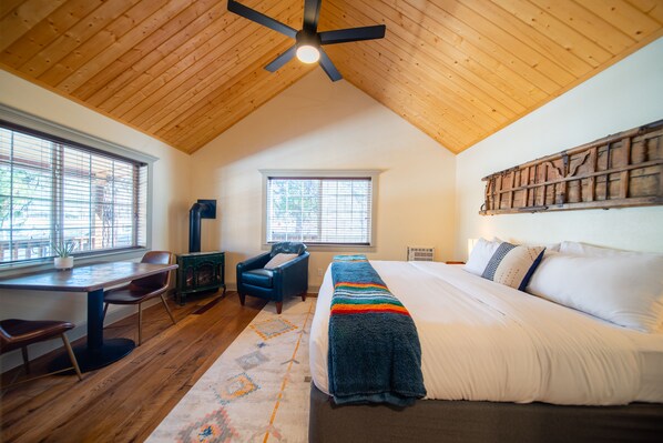 1 bedroom, desk, iron/ironing board, free WiFi