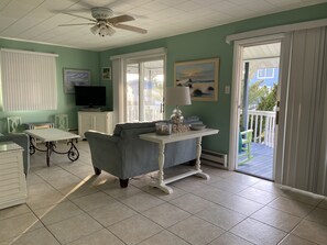 Smart TV, ping pong, books - Waterfront Fenwick Beach House with Dock, 3 Decks, Linens, Bikes, Kayaks, SUPs (Fenwick Island)