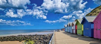 The Wave - Beach front holiday home in Sheringham