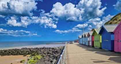 The Wave - Beach front holiday home in Sheringham