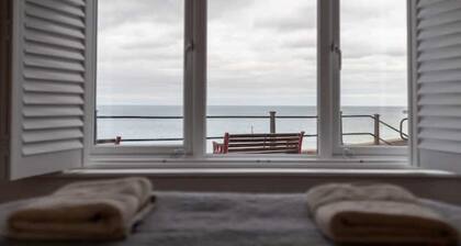 The Wave - Beach front holiday home in Sheringham