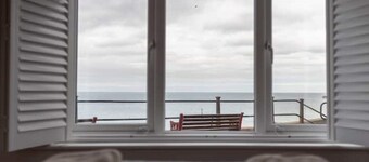 The Wave - Beach front holiday home in Sheringham