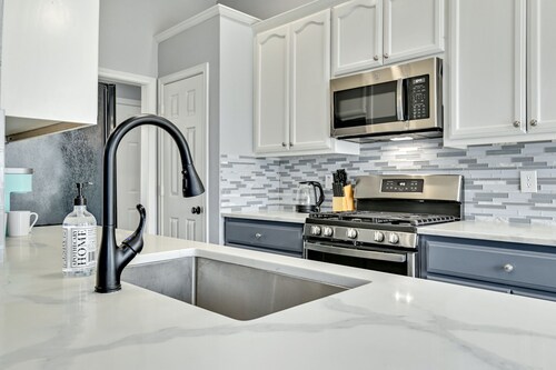 Cozy & Quiet in Georgetown Pet-friendly & Long Stays 