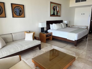 2 bedrooms, in-room safe, desk, iron/ironing board