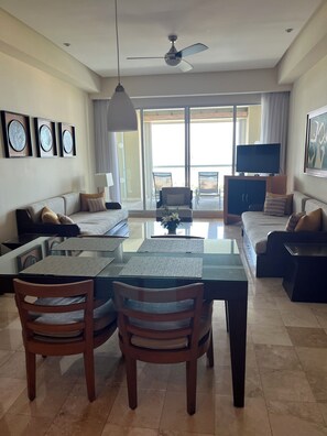 Smart TV, ping pong - Experience this resort!  Vidanta GrandMayan (Nuevo Vallarta)