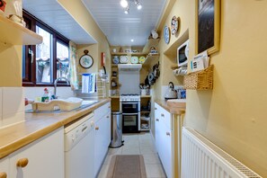 Ferienhaus | Eigene Küche | Kühlschrank, Mikrowelle, Herdplatte, Geschirrspüler