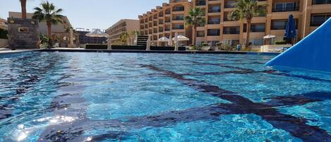 Appartement | Zwembad | Een buitenzwembad