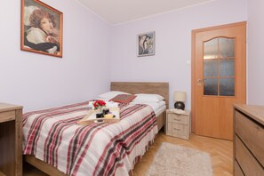 2 bedrooms, bed sheets