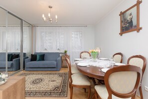 Living room - Spacious Apartment Włochy by Renters (Warsaw)