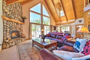 Smart TV, fireplace, video games, table tennis