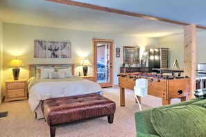 3 bedrooms, desk, iron/ironing board, free WiFi - Huge Cozy Cabin 3 Bed Rooms, loft, Game/bedroom, Spa (Camp Connell)