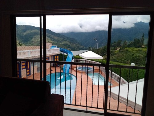 CALIMA LAKE - BEAUTIFUL FARM