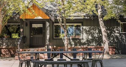 Shasta View Lodge - Cabin 7