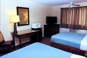 Deluxe Double Room | Desk, laptop workspace, blackout curtains, free rollaway beds