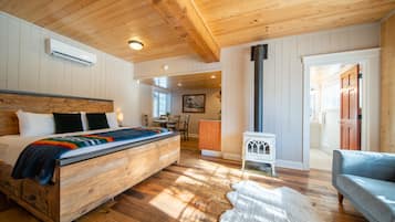 12 bedrooms, desk, iron/ironing board, free WiFi