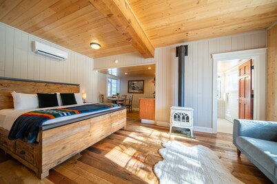 Shasta View Lodge - Weddings - Retreats - Reunions