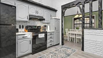 Fridge, oven, stovetop, dishwasher