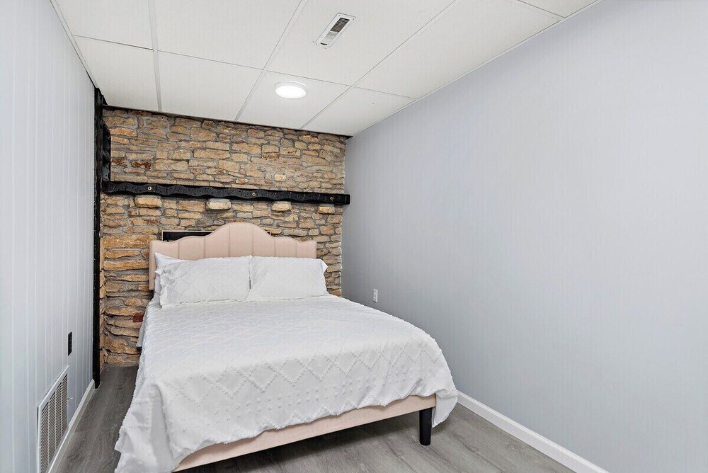 Quivira · *2 Living Rooms Patio w/ Seating Bar Area* Overland