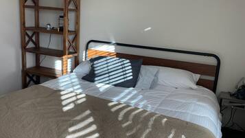 2 bedrooms, WiFi (free), bed sheets