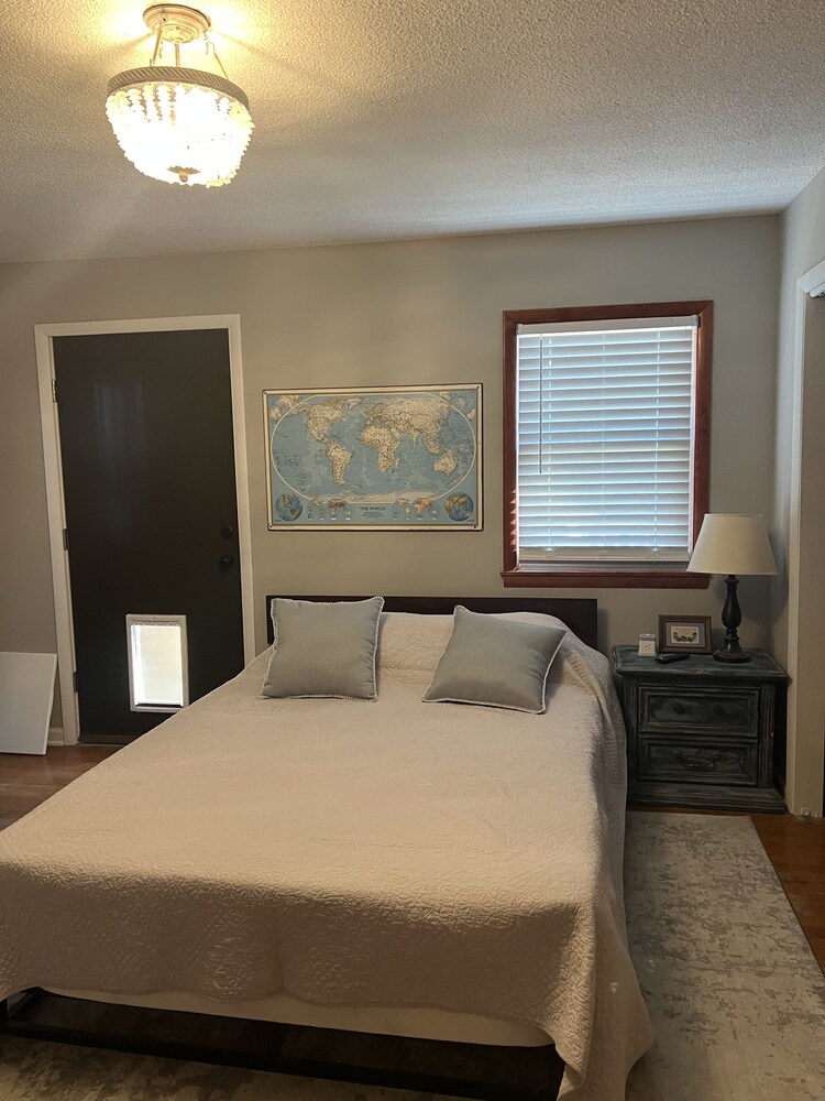 Accessible OBX Beach Cottage in the Pines *HOT TUB* Kill Devil Hills