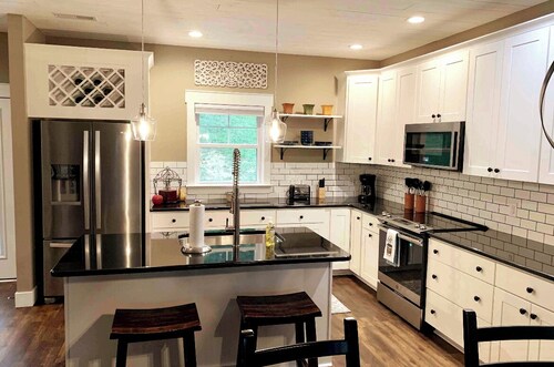 Spring Village Hilltop Retreat