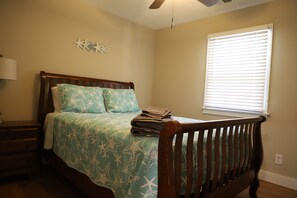 6 bedrooms, iron/ironing board, free WiFi, bed sheets