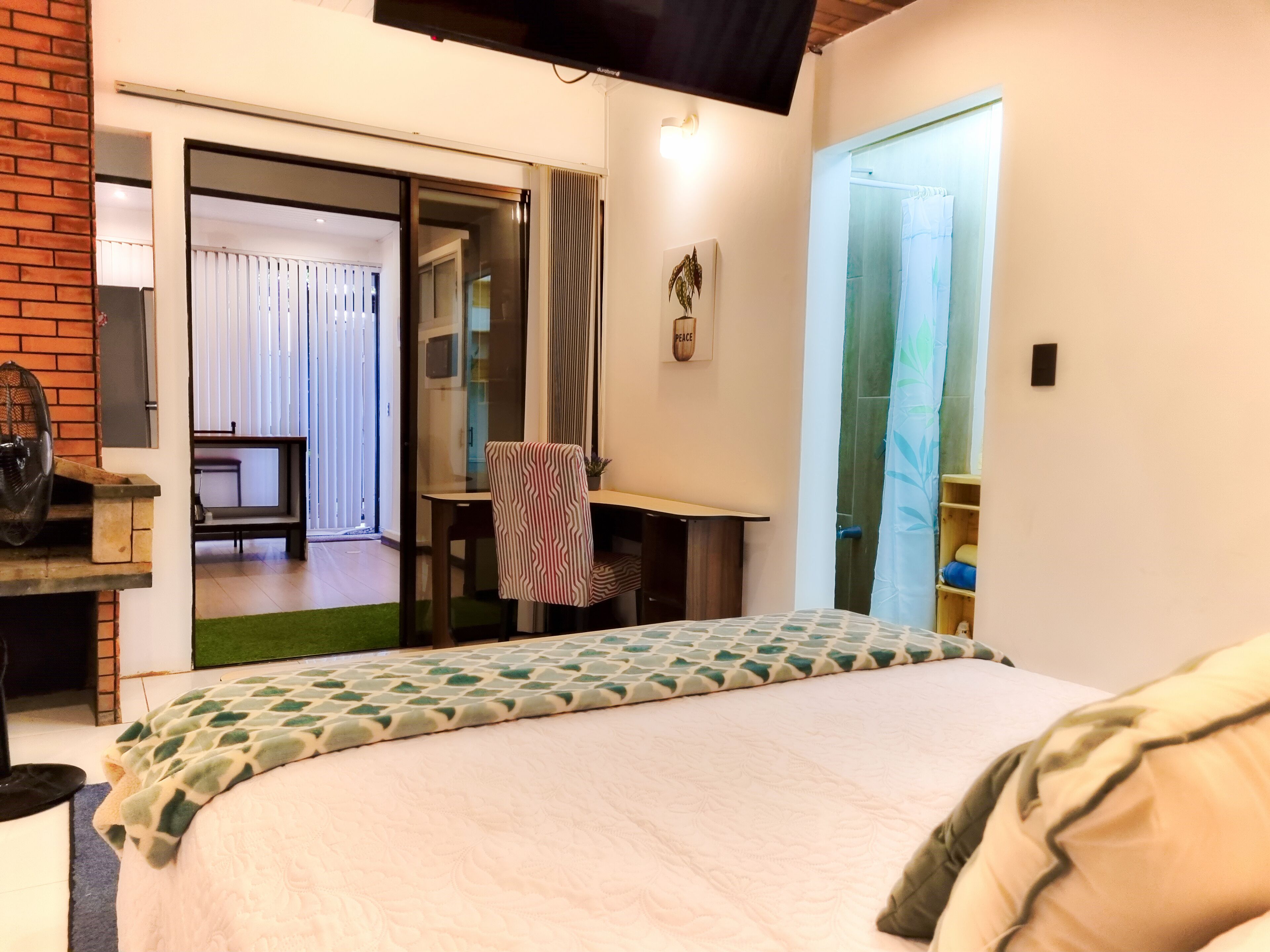 Exclusive Studio, 1 Queen Bed, Kitchen | Individually decorated, individually furnished, desk, laptop workspace