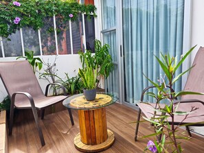 Estudio Confort, varias camas, cocina básica | Terraza o patio