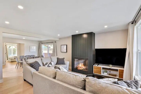 Smart TV, fireplace, table football