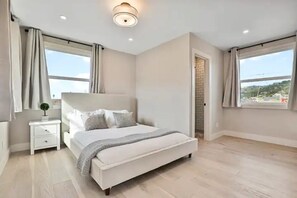 6 Schlafzimmer, Reisekinderbett, WLAN, Bettwäsche