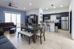 Interior - Modern Lux Town Home, 5 Min from Public Beach & Walmart (Puerto Peñasco)