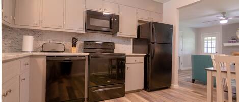 Mikrowelle, Geschirrspüler