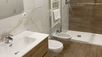 Chambre Double Confort | Salle de bain