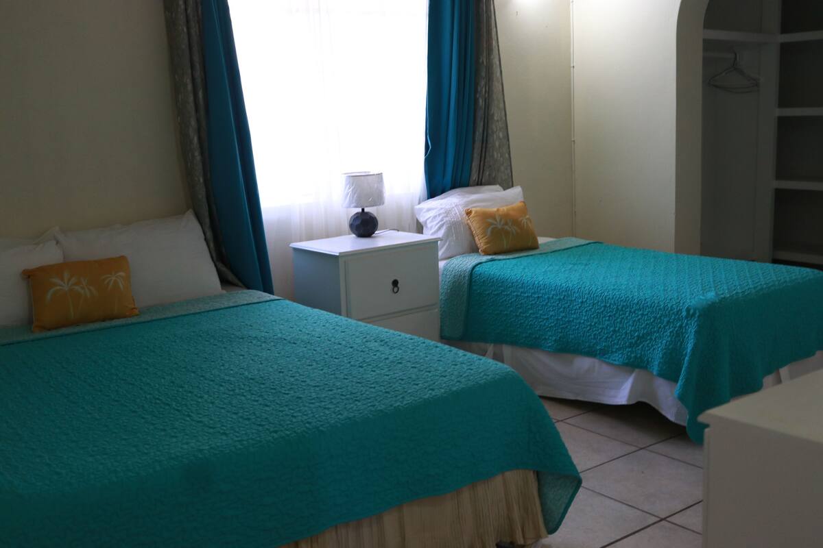 Quarto, várias camas | Individualmente decorados, individualmente mobiliados